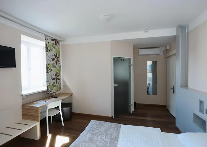 Altstadt Hofwirt Hotel