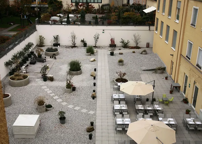 Altstadt Hofwirt Hotel