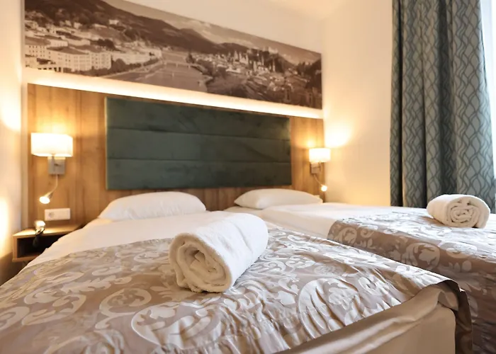 Altstadt Hofwirt Hotel 3*