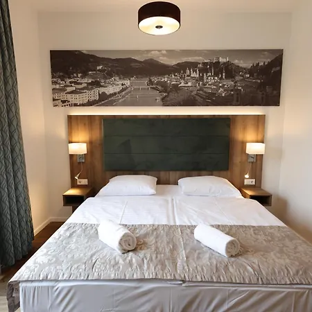 Hotel Altstadt Hofwirt 3*