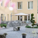 Hotel Altstadt Hofwirt 3*