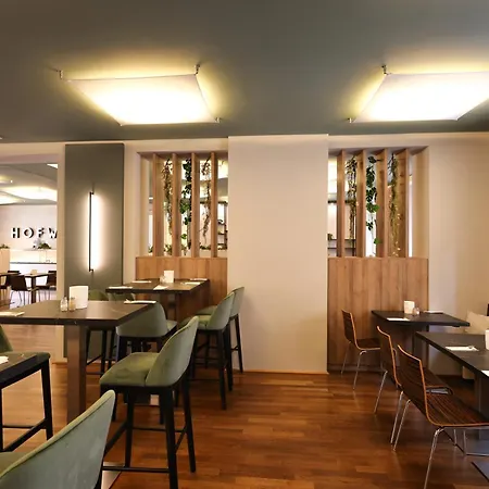 Altstadt Hofwirt Hotel