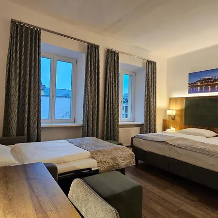 Altstadt Hofwirt Hotel 3*