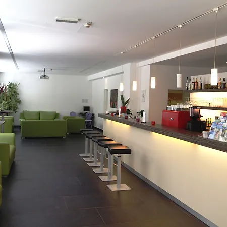 Hotel Altstadt Hofwirt 3*