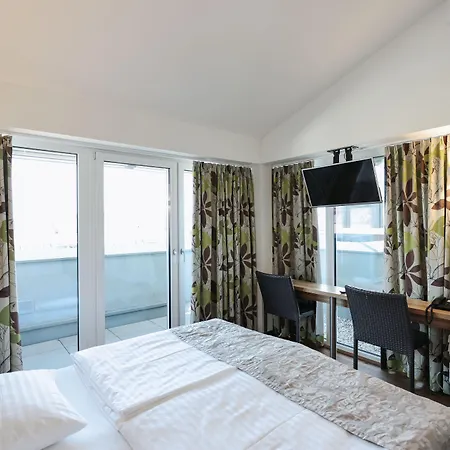 Hotel Altstadt Hofwirt 3*