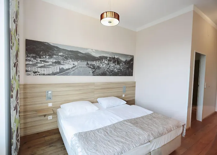 Altstadt Hofwirt Hotel