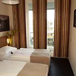 Altstadt Hofwirt מלון 3*